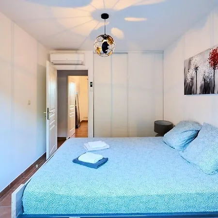 Apartament Beau 3 Pieces Avec Jardinet Et Cour, 5 Min Plages