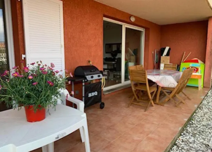 Beau 3 Pieces Avec Jardinet Et Cour, 5 Min Plages Apartment *