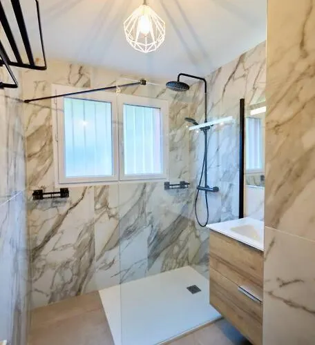 Appartement Beau 3 Pièces Avec Jardinet Et Cour, 5 Min Plages Propriano (Corsica)