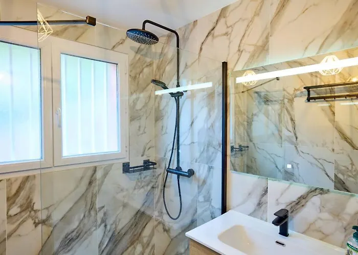 Beau 3 Pieces Avec Jardinet Et Cour, 5 Min Plages * Propriano (Corsica)