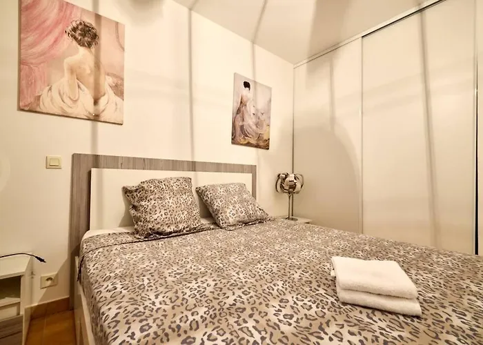 Beau 3 Pieces Avec Jardinet Et Cour, 5 Min Plages Apartment *